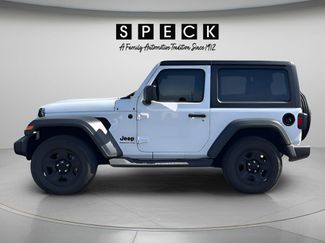 Used 2023 Jeep Wrangler Sport AWD/4WD video 3