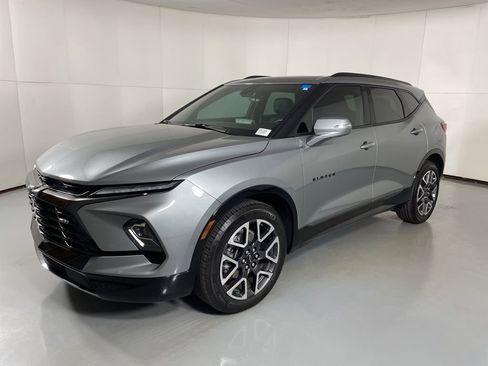 Used 2024 Chevrolet Blazer RS w/ Driver Confidence II Package image 5