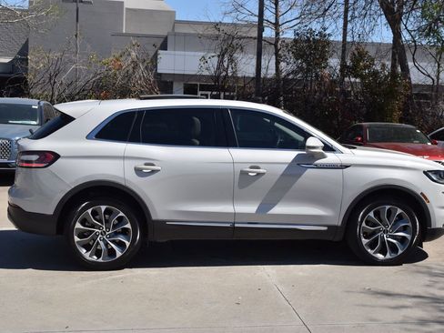 Used 2023 Lincoln Nautilus Reserve image 6