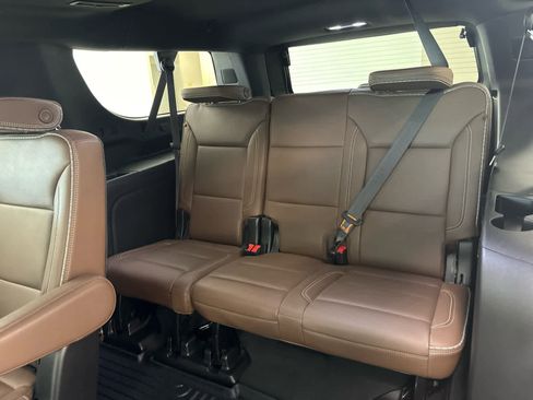 Used 2024 Chevrolet Suburban High Country AWD/4WD image 26