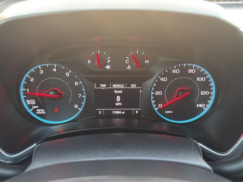 Used 2018 Chevrolet Equinox LT FWD image 16