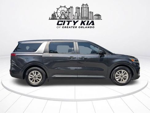 Certified 2023 Kia Carnival LX FWD image 5