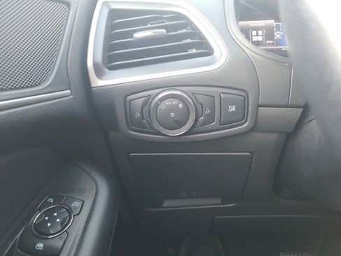 Used 2024 Ford Edge SEL image 25