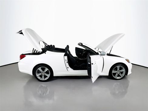 Used 2013 Lexus IS 250C image 21
