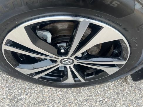 Certified 2022 Nissan Sentra SV FWD image 40