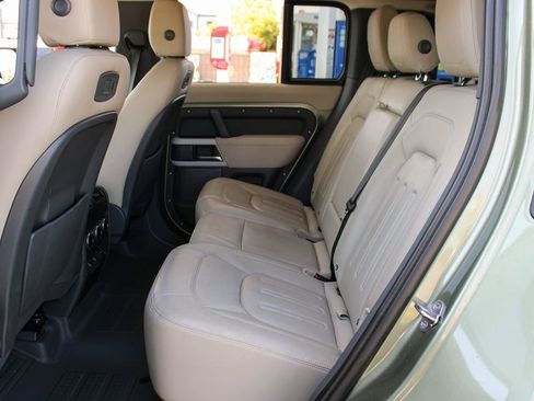 Used 2021 Land Rover Defender 110 SE image 18