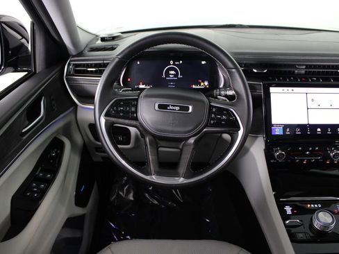 Used 2022 Jeep Grand Cherokee L Overland w/ MOPAR Finishing Package image 6