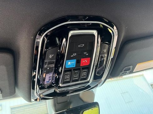 Used 2023 Jeep Grand Cherokee Summit AWD/4WD image 28