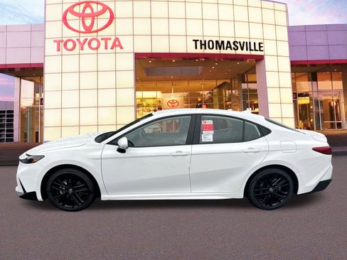 New 2025 Toyota Camry SE w/ Convenience Package image 8