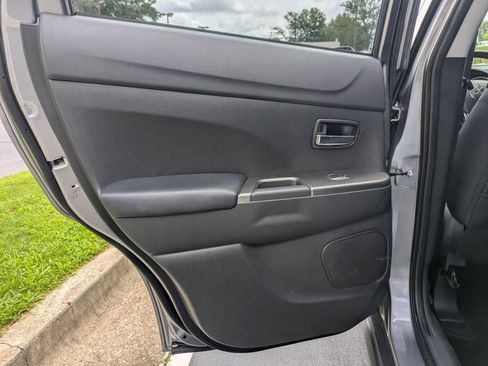 Used 2025 Mitsubishi Outlander Sport SE AWD/4WD image 26