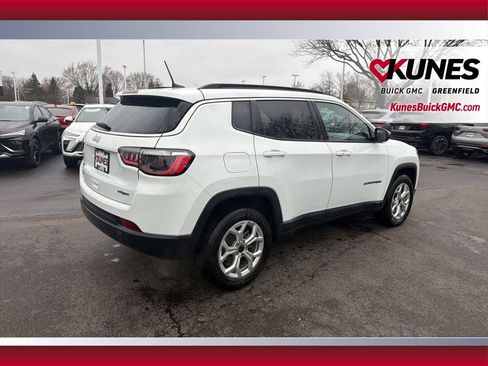 Used 2025 Jeep Compass Latitude image 5