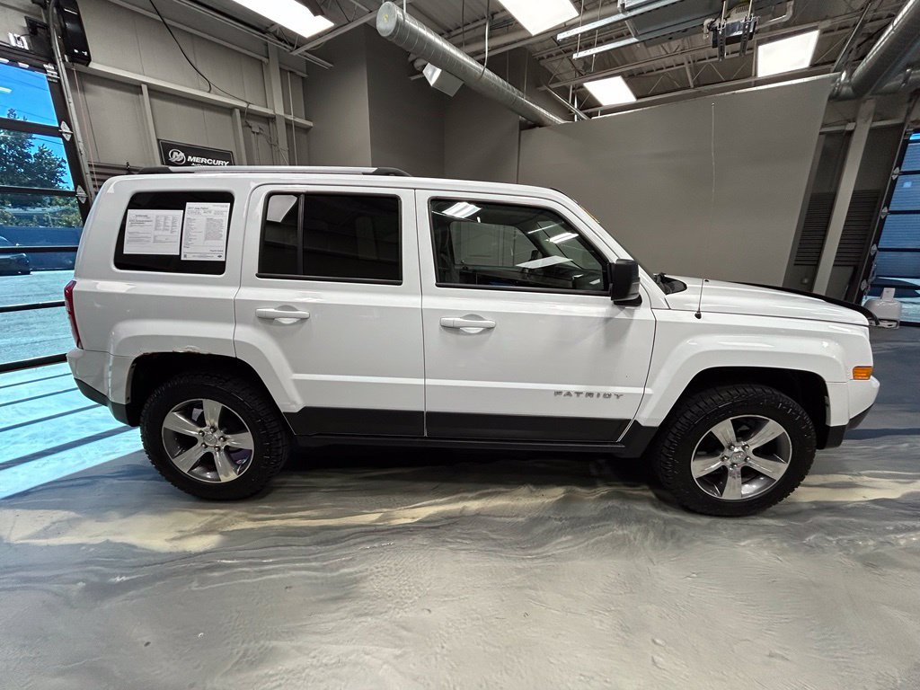 Used 2017 Jeep Patriot High Altitude AWD/4WD image 29