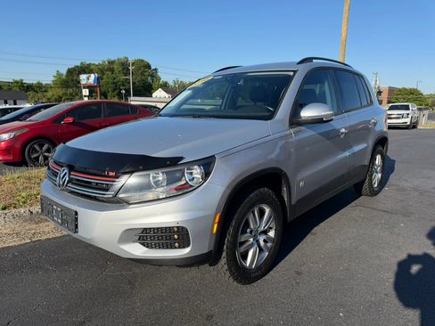 Used 2016 Volkswagen Tiguan S FWD image 3