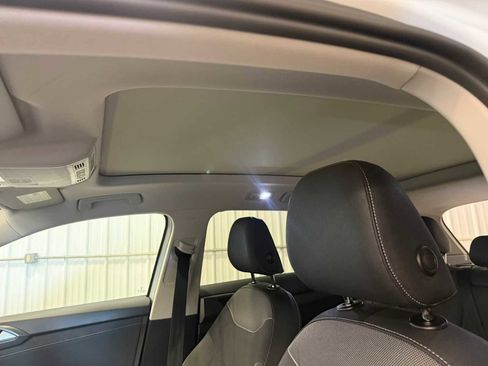 Used 2025 Volkswagen Taos SE image 22