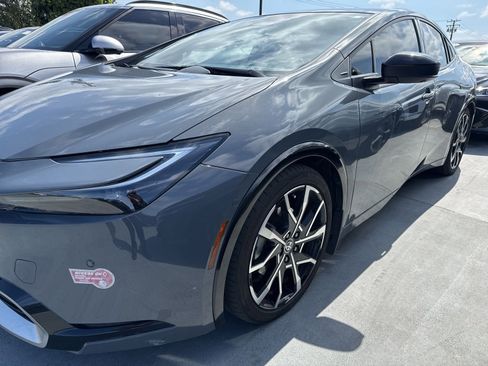 Used 2024 Toyota Prius Prime Premium w/ Advanced Technology Package image 2