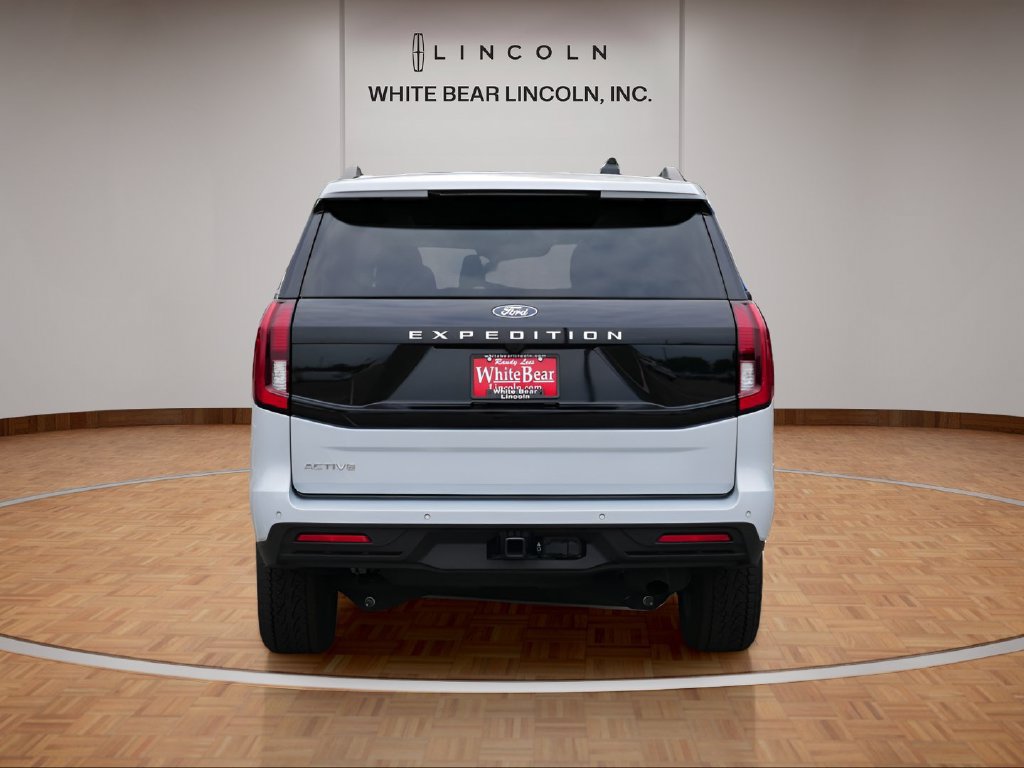Used 2025 Ford Expedition Active AWD/4WD image 6