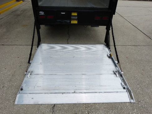 Used 2017 Chevrolet Express 3500 RWD image 20