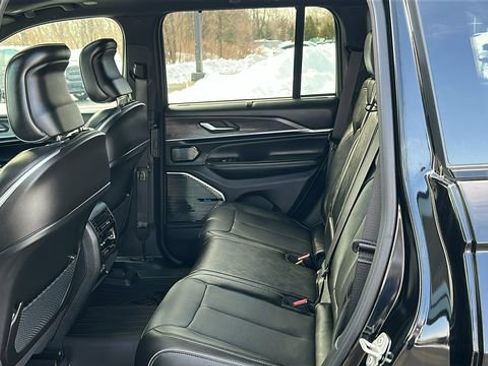 Used 2023 Jeep Grand Cherokee Overland w/ Advanced Protech Group III image 24