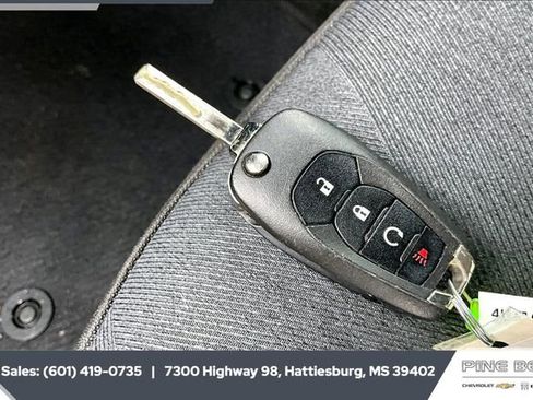 Used 2024 Chevrolet Trax RS w/ Driver Confidence Package image 9