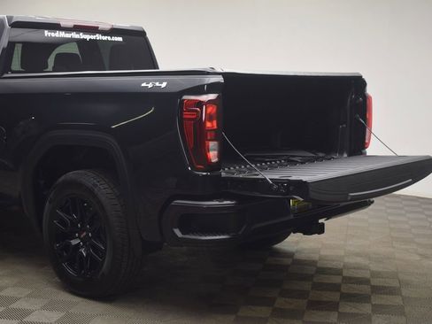 Used 2025 GMC Sierra 1500 Elevation image 30