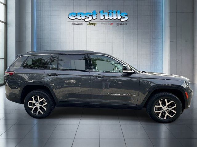 Used 2023 Jeep Grand Cherokee L Limited AWD/4WD image 2