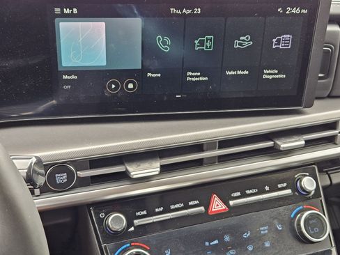 Used 2025 Hyundai Santa Fe SEL FWD image 18