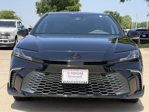 Used 2025 Toyota Camry SE w/ Convenience Package FWD image 8