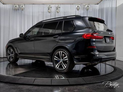 Used 2021 BMW X7 M50i AWD/4WD image 9
