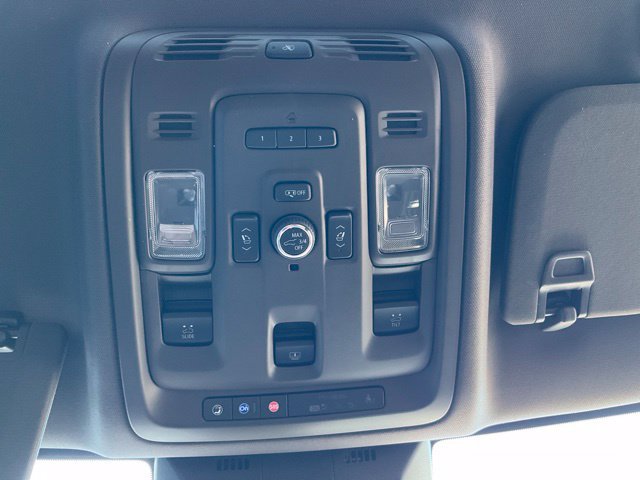 Used 2021 Cadillac Escalade ESV Premium Luxury w/ LPO, Radiant Package AWD/4WD image 19