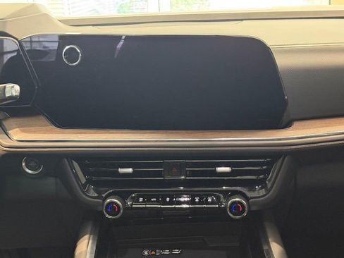 Used 2025 Chevrolet Tahoe High Country w/ Sun And Tow Package image 11