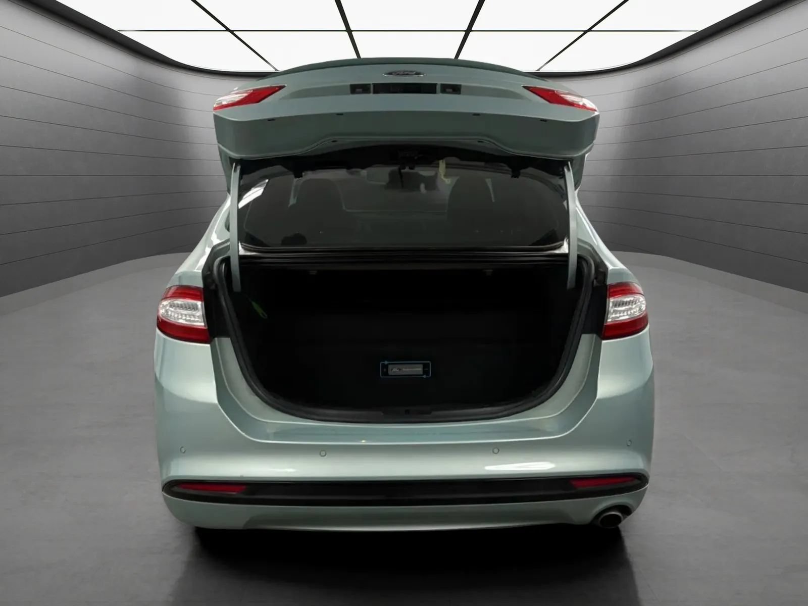 Used 2013 Ford Fusion Energi Titanium FWD image 9