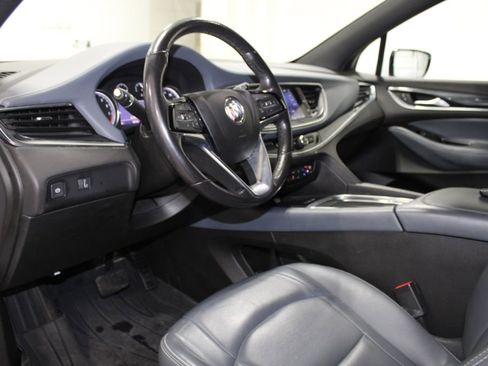 Used 2023 Buick Enclave Essence image 17