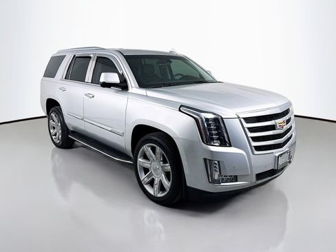 Used 2016 Cadillac Escalade Premium image 7