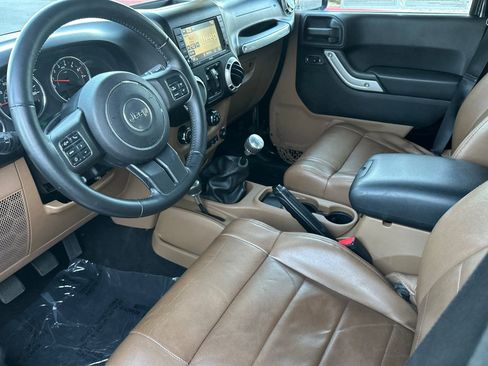 Used 2011 Jeep Wrangler Unlimited Sahara w/ Dual Top Group image 11