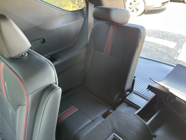 New 2027 Chevrolet Traverse RS w/ LPO, Floor Liner Package AWD/4WD image 24