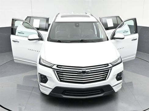 Used 2022 Chevrolet Traverse Premier w/ LPO, Floor Liner Package FWD image 39