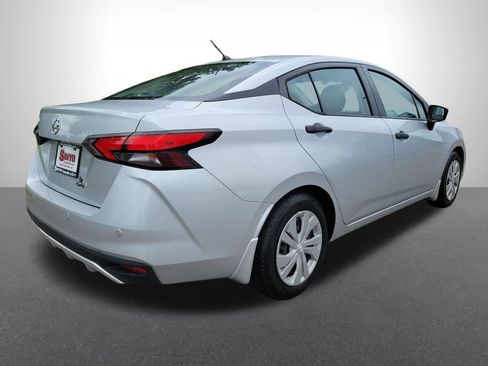 Used 2020 Nissan Versa S FWD image 5