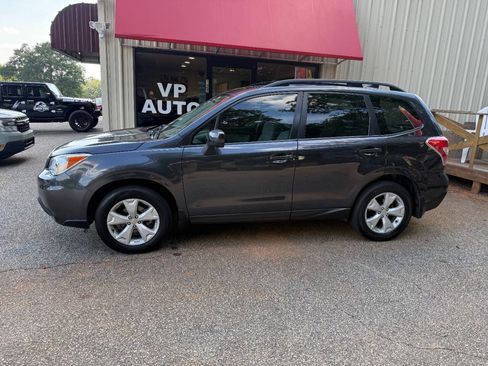 Used 2016 Subaru Forester 2.5i Premium w/ All-Weather Package AWD/4WD image 7