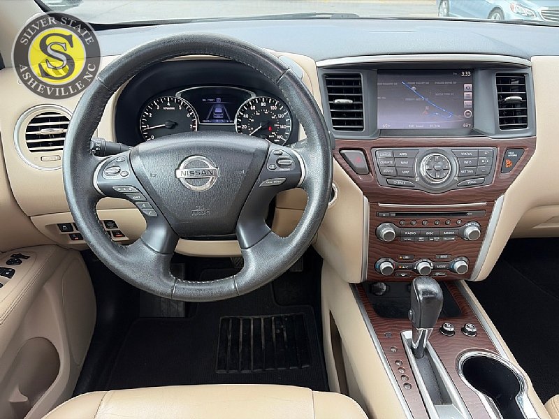 Used 2017 Nissan Pathfinder Platinum w/ Family Entertainment Package AWD/4WD image 30