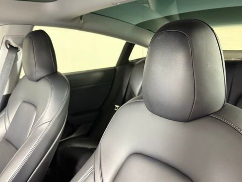 Used 2022 Tesla Model 3 Performance image 9
