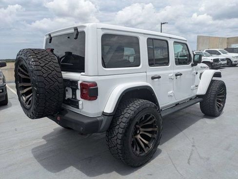 Used 2022 Jeep Wrangler Unlimited Rubicon AWD/4WD image 3