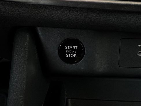 Used 2025 Nissan Rogue SV FWD image 26