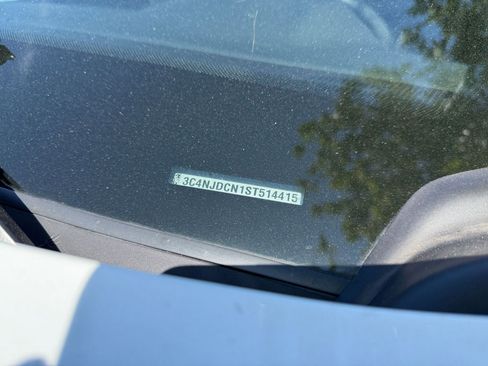 Used 2025 Jeep Compass Limited image 29