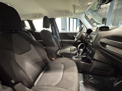 Used 2020 Jeep Renegade Sport image 29