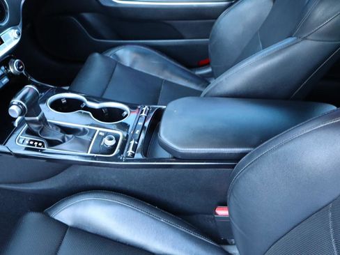 Used 2018 Kia Stinger image 17