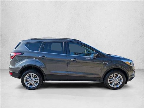 Used 2018 Ford Escape SE w/ Ford Safe & Smart Package image 4