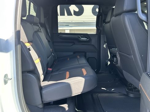 Certified 2025 GMC Sierra 2500 AT4 w/ AT4 Premium Plus Package image 13