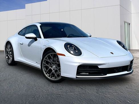 Used 2025 Porsche 911 Carrera RWD image 9