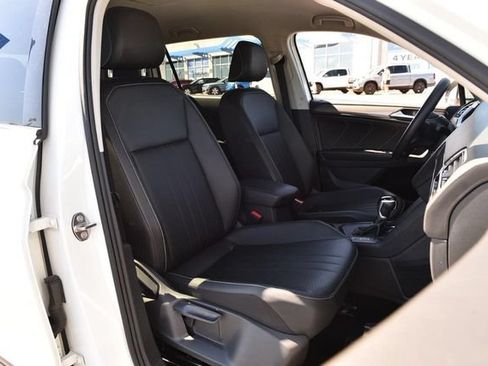 Used 2023 Volkswagen Tiguan SE FWD image 19