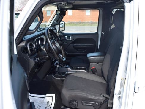 Used 2022 Jeep Gladiator Sport image 10